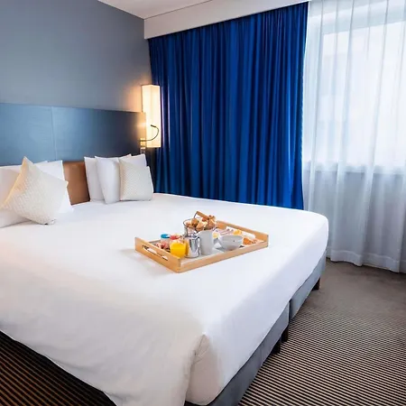 Hotel Mercure Paris Gare Tgv 4*